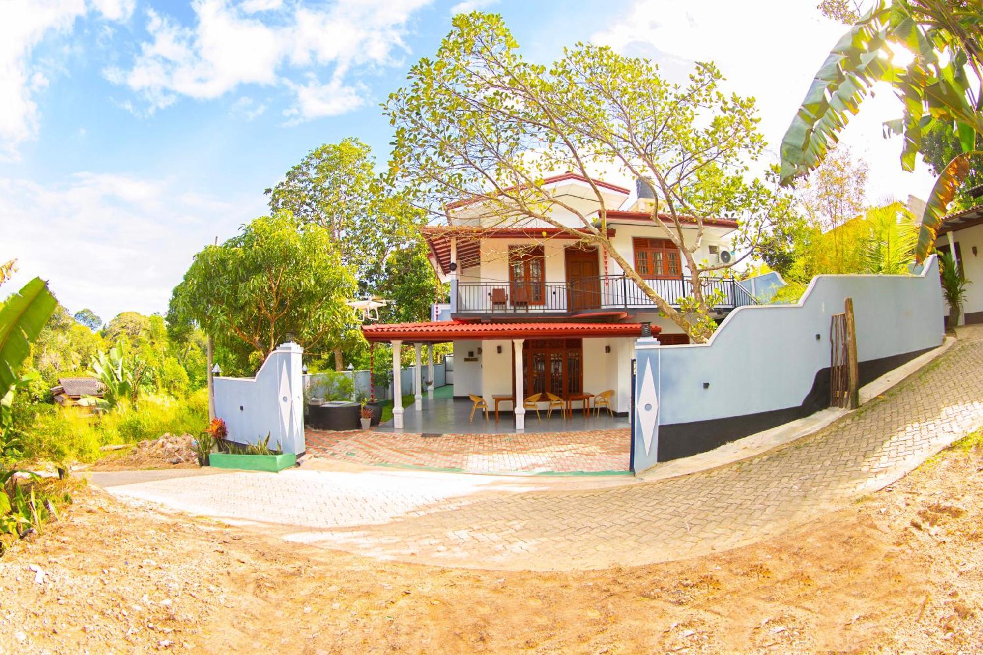 ดินซารา เพิร์ล วิลลา Bed & Breakfast เวลิกามา ภายนอก รูปภาพ