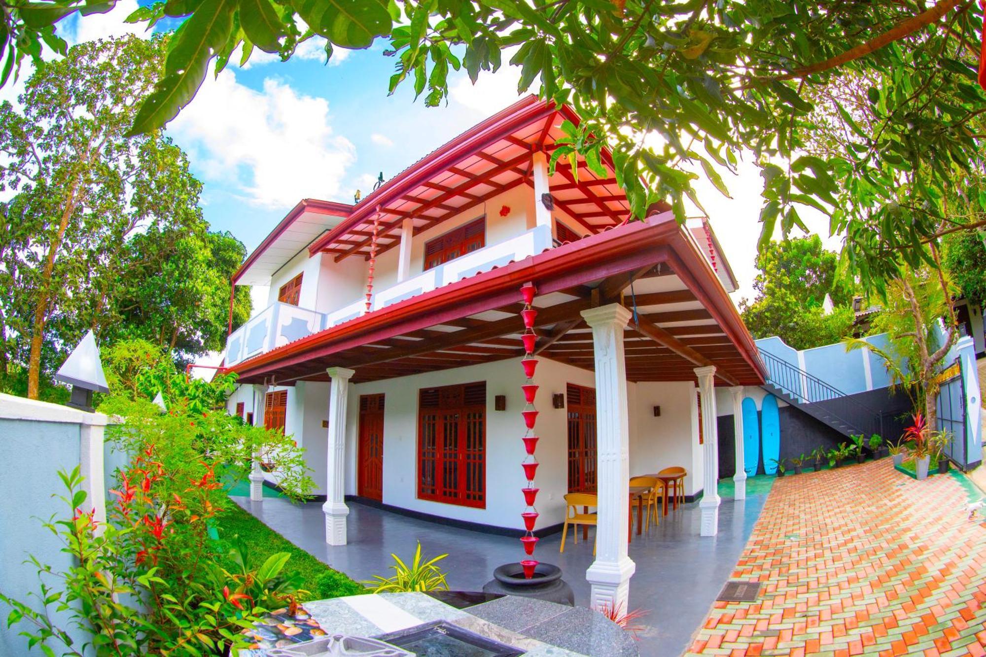 ดินซารา เพิร์ล วิลลา Bed & Breakfast เวลิกามา ภายนอก รูปภาพ