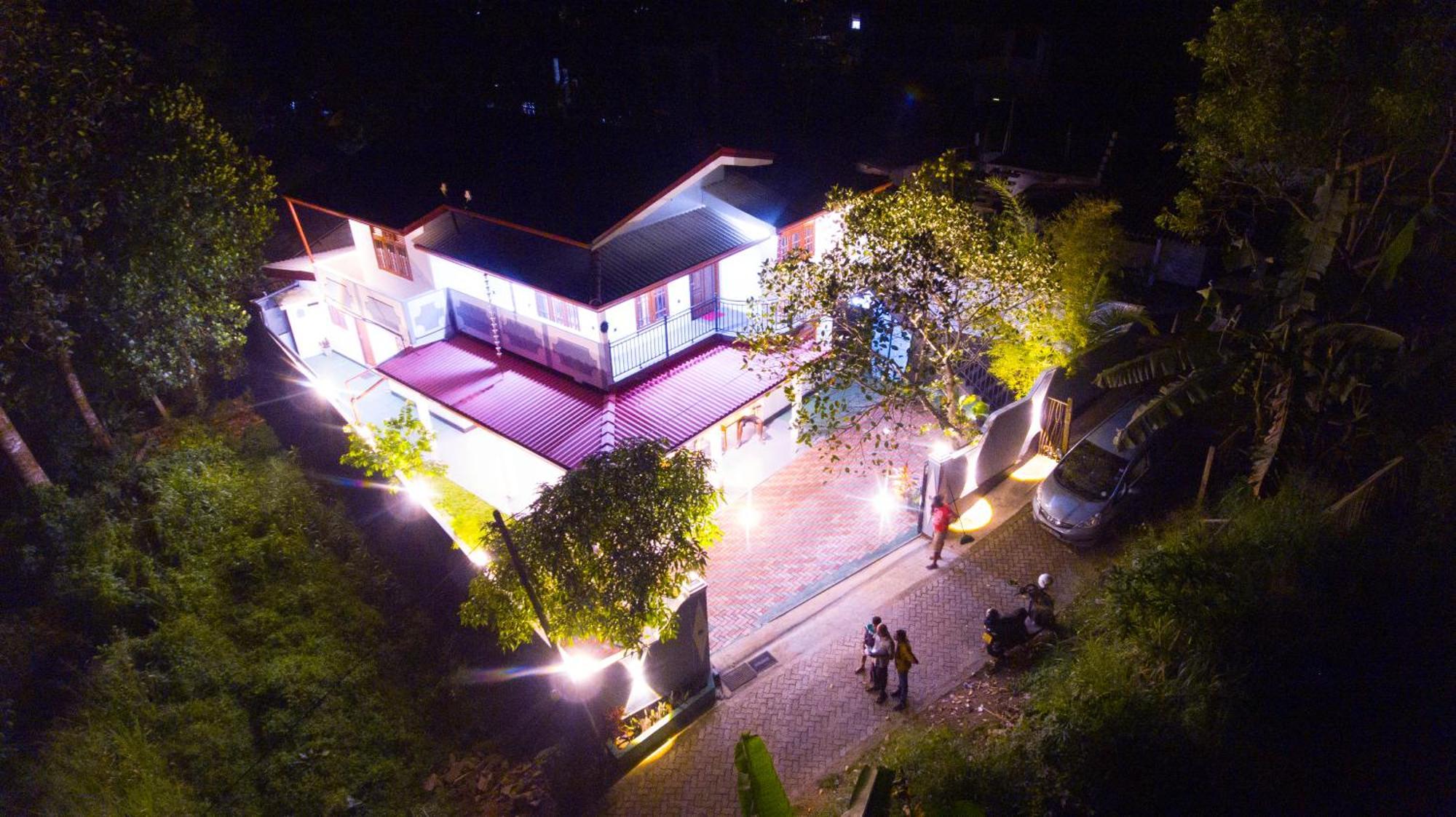 ดินซารา เพิร์ล วิลลา Bed & Breakfast เวลิกามา ภายนอก รูปภาพ