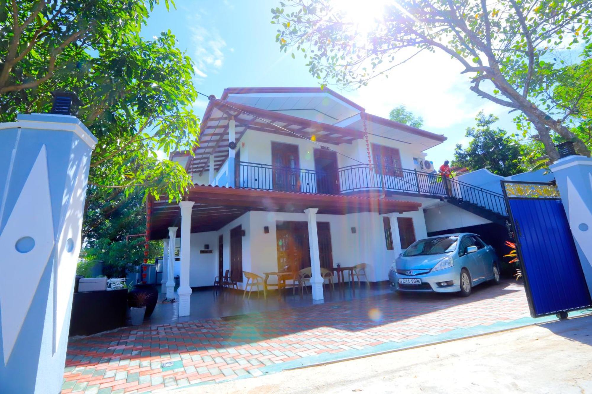 ดินซารา เพิร์ล วิลลา Bed & Breakfast เวลิกามา ภายนอก รูปภาพ