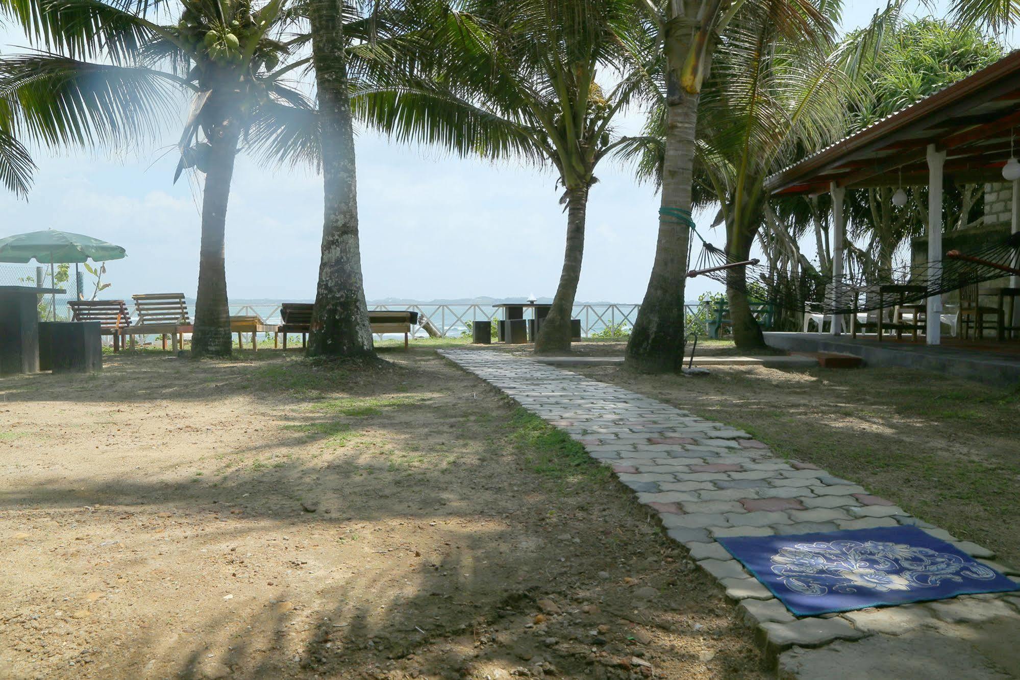 ดินซารา เพิร์ล วิลลา Bed & Breakfast เวลิกามา ภายนอก รูปภาพ