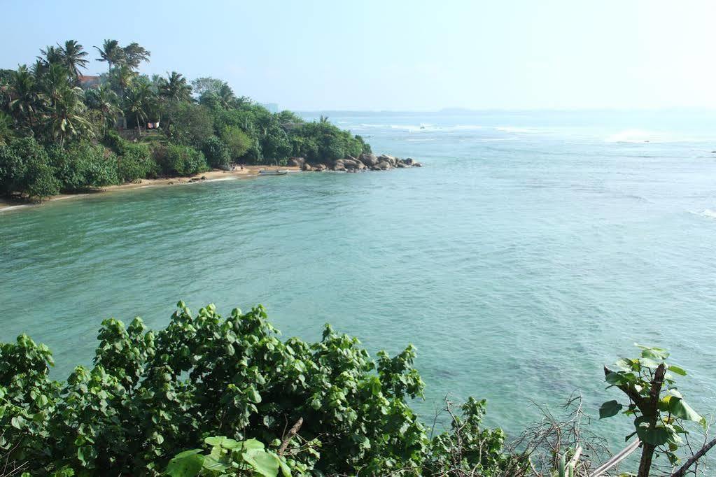 ดินซารา เพิร์ล วิลลา Bed & Breakfast เวลิกามา ภายนอก รูปภาพ