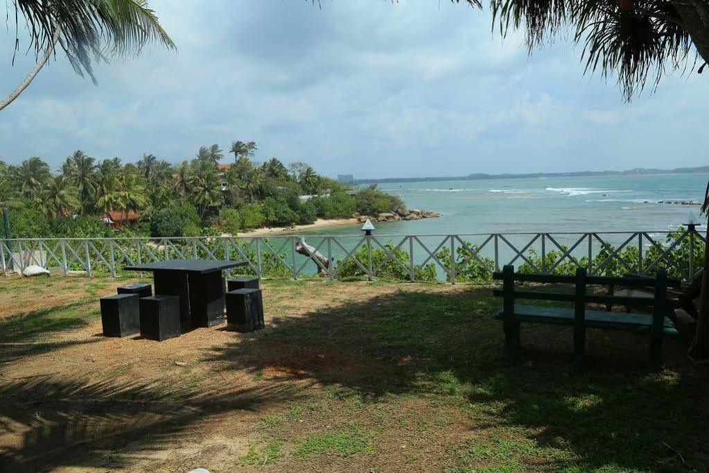 ดินซารา เพิร์ล วิลลา Bed & Breakfast เวลิกามา ภายนอก รูปภาพ