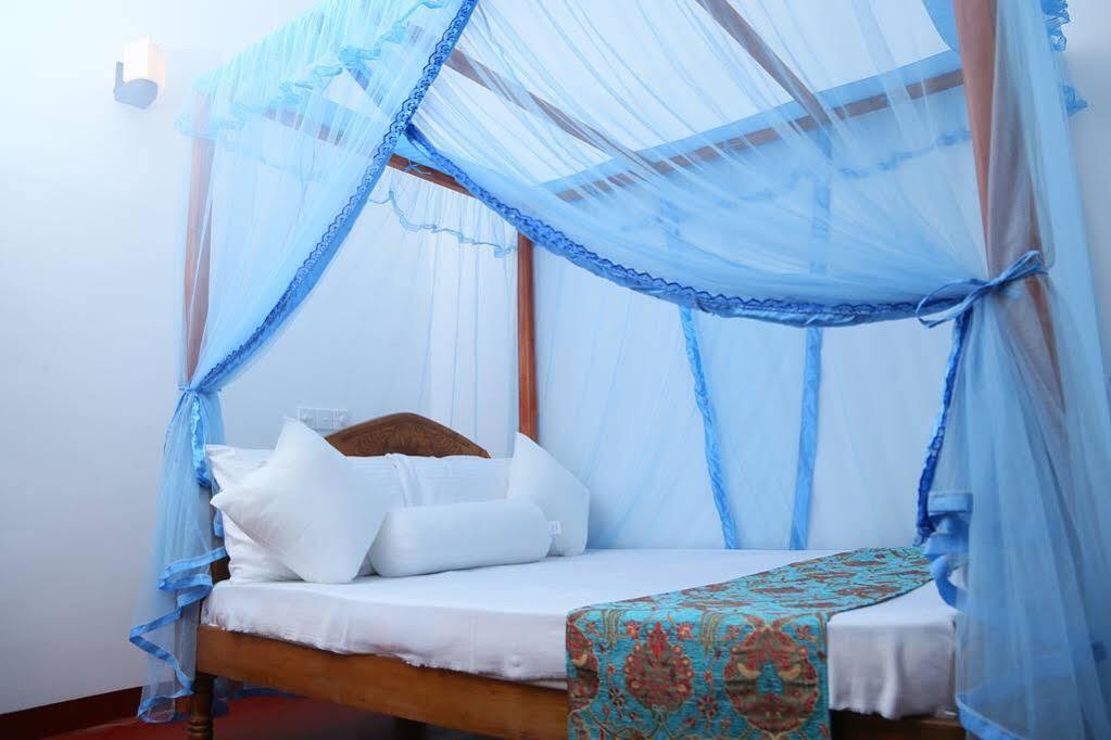 ดินซารา เพิร์ล วิลลา Bed & Breakfast เวลิกามา ภายนอก รูปภาพ